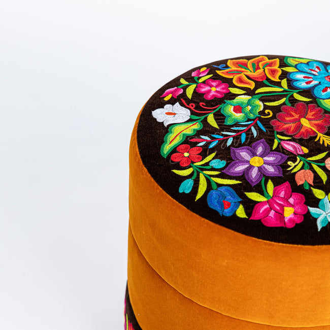 Mila velvet ottoman