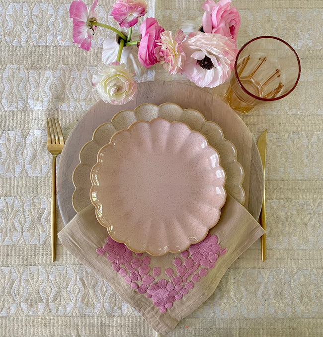 Set of 4 embroidered napkins tan/dusty pink