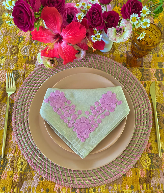 Set of 4 embroidered napkins tan/dusty pink