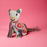 Embroidered gatito