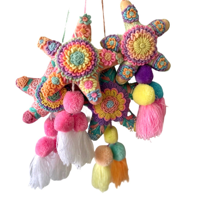 Piñata pom tassel