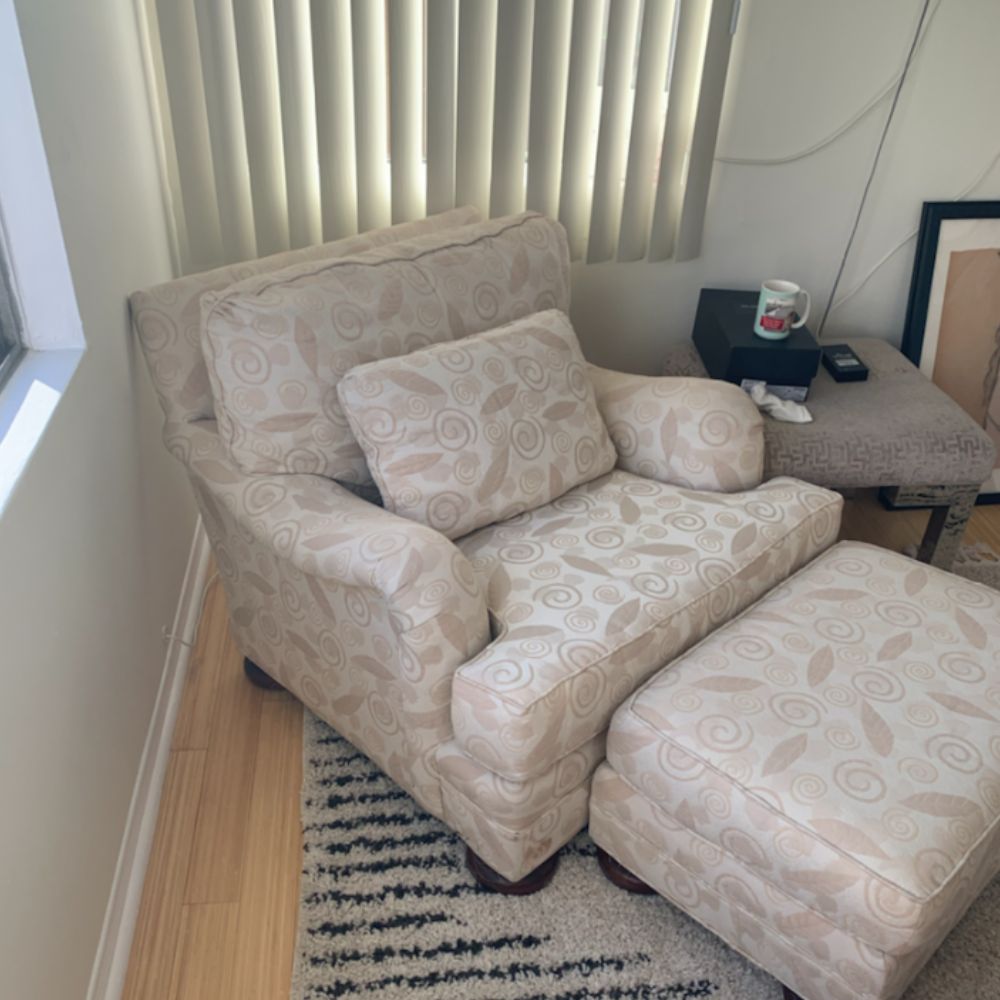 animation before of old customer's chair and ottoman