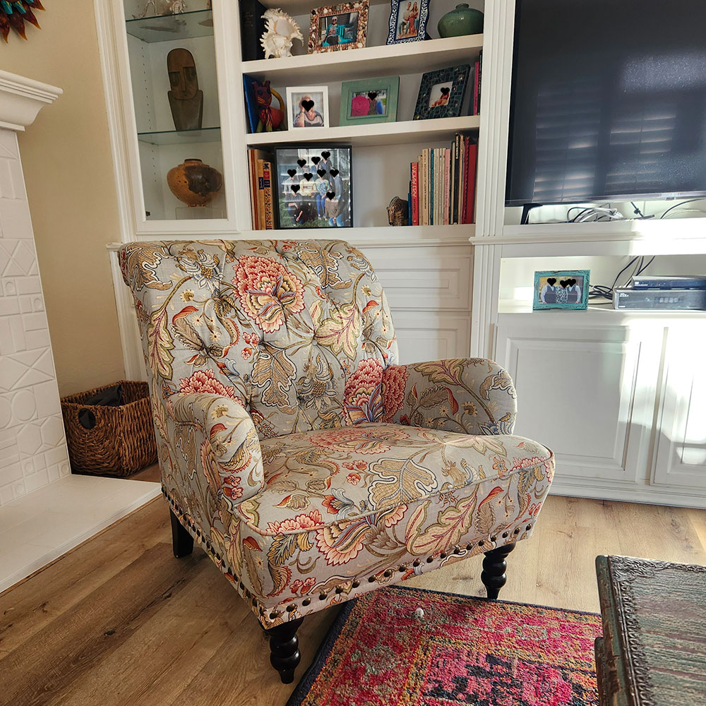 animation before of old customer's chair